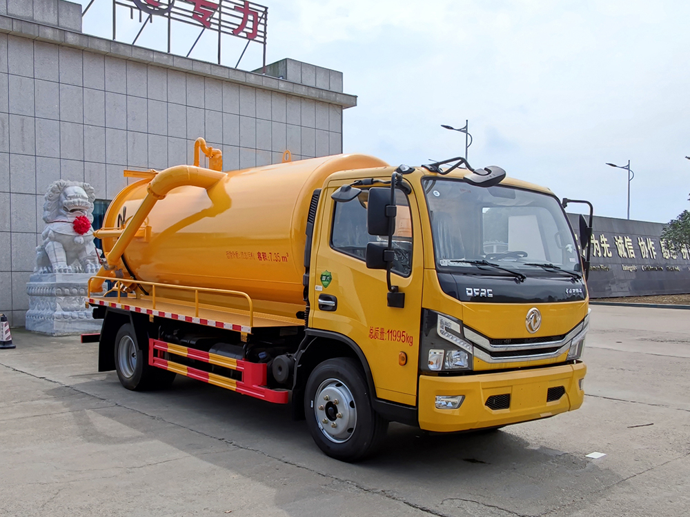 東風大多利卡吸污車